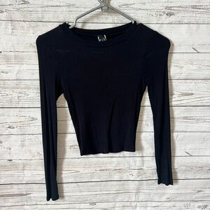 Black Long Sleeve Ribbed Crop Top